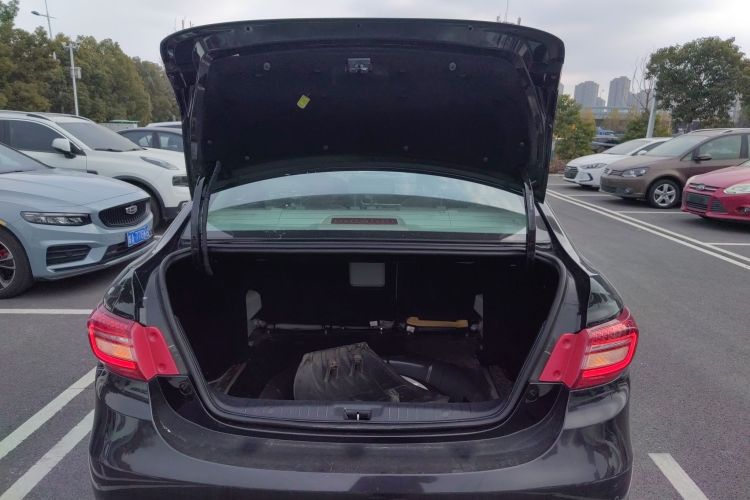 东风风行 景逸S50 2017款 1.5L 手动尊享型机舱底盘23