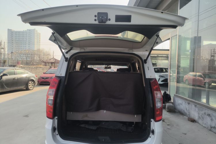 五菱汽车 五菱宏光 2018款 1.5L 经典款S标准型机舱底盘23