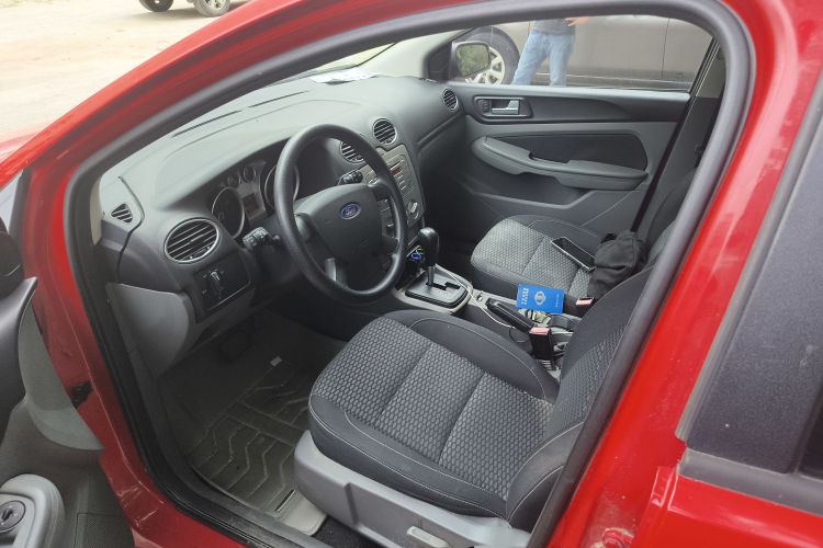 福特 福克斯 2013款 两厢经典 1.8L 自动基本型局部细节19