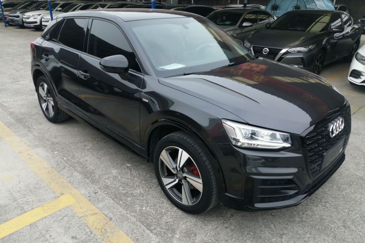 奥迪Q2L 2021款 35 TFSI 时尚动感型车身外观3