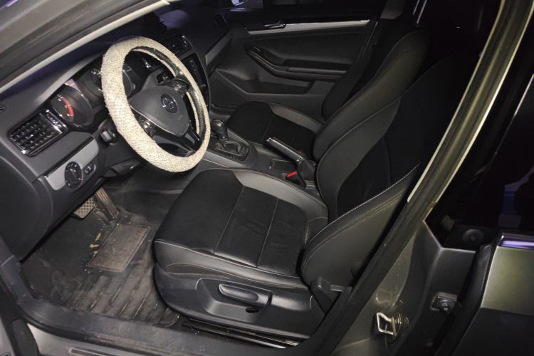 大众 速腾 2018款 1.6L 自动舒适型中控内饰19