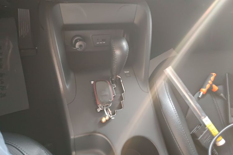 北京现代ix35 2015款 2.0L 自动两驱智能型 国IV中控内饰18