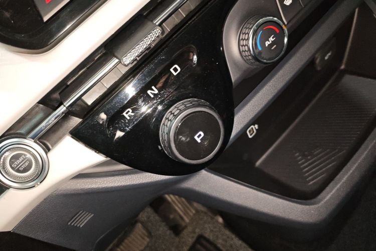 奔腾NAT 2022款 悦享出行 换电版 100kW 401km中控内饰18