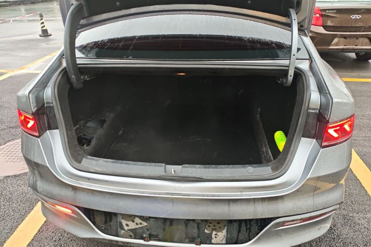 比亚迪 秦PLUS 2021款 DM-i 120KM 尊贵型局部细节23