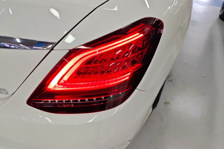 奔驰C级 2021款 C 260 L 运动版车身外观9