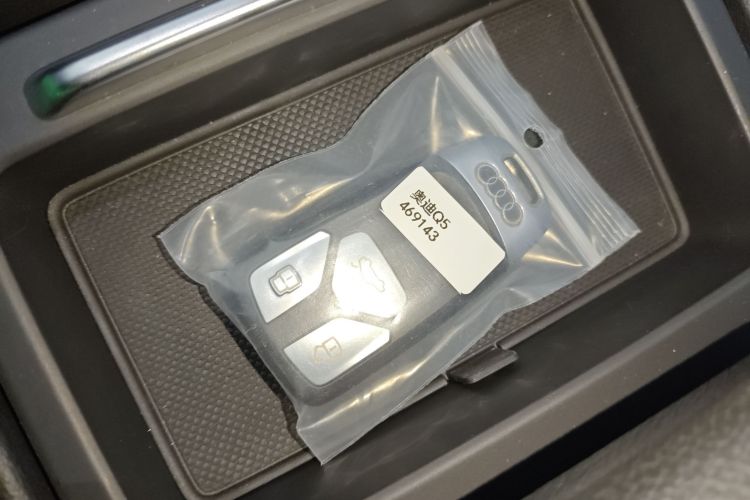 奥迪Q5L 2020款 改款 40 TFSI 荣享时尚型中控内饰11