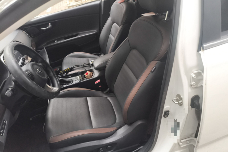 起亚K4 2017款 1.8L 自动GLS Special局部细节19