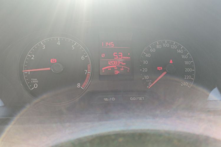 大众 桑塔纳 2015款 1.6L 手动舒适版中控内饰15