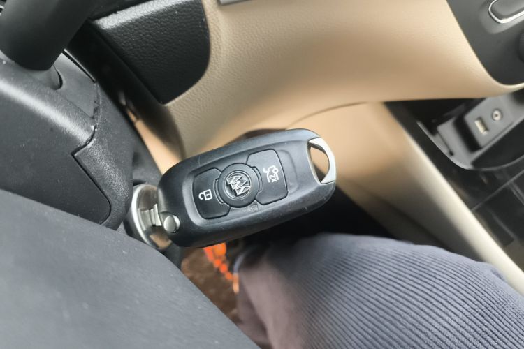 别克 威朗 2015款 三厢 15S 自动领先型中控内饰7001