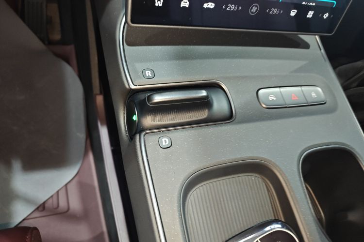 蔚来ET5 2024款 75kWh中控内饰18