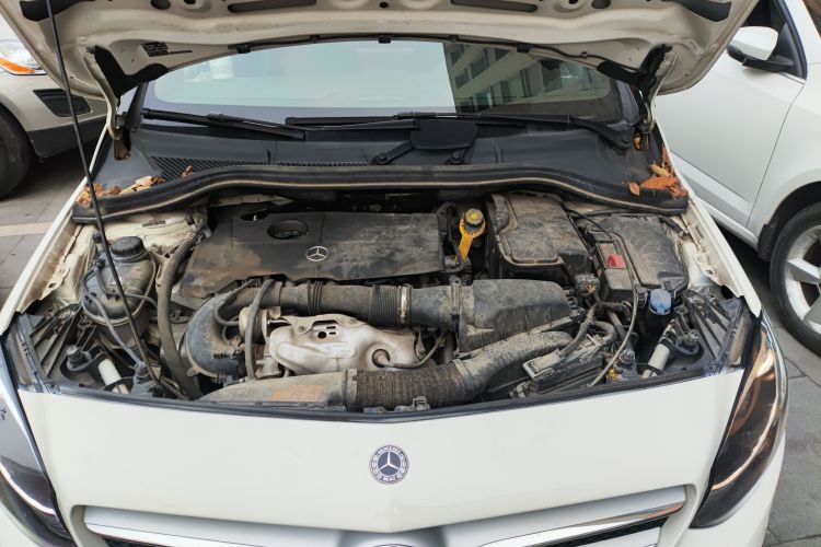 奔驰B级 2019款 B 200 动感型机舱底盘24