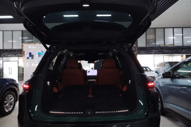 理想汽车 理想L9 2024款 Ultra机舱底盘23