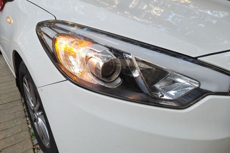 起亚K3 2015款 1.6L 自动GL车身外观8