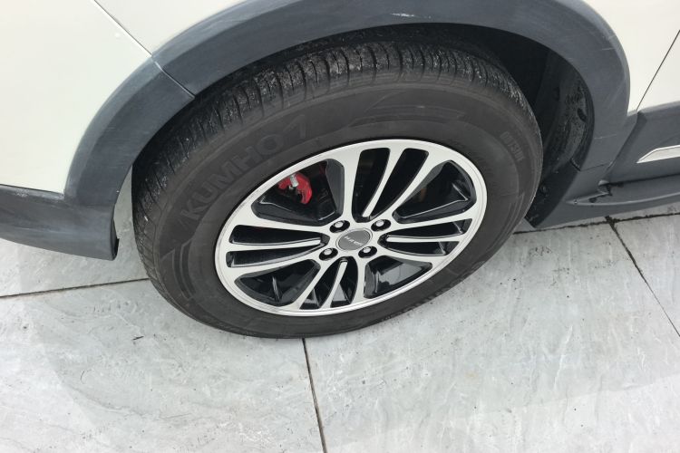 哈弗H1 2015款 1.5L AMT尊贵型车身外观6007