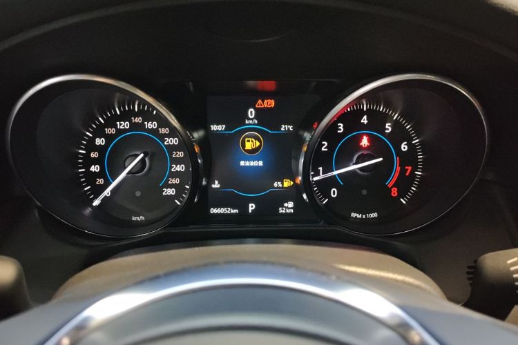 捷豹XF 2016款 XF 2.0T 两驱R-Sport运动版局部细节14