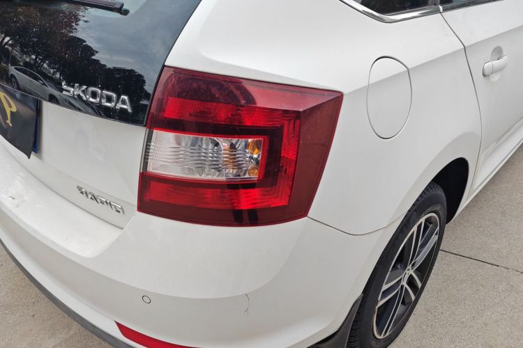 斯柯达 昕动 2016款 1.6L 自动智行版车身外观9