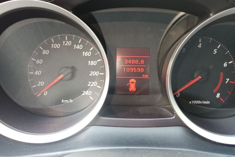 三菱 翼神 2013款 时尚版 1.8L CVT舒适型中控内饰15