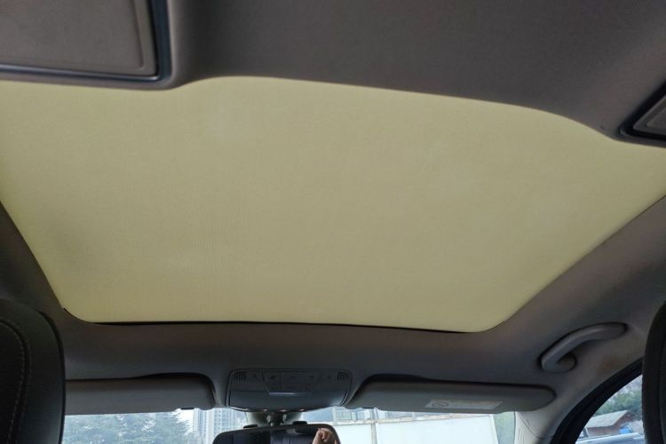 奔驰C级 2018款 C 200 L 运动版局部细节22