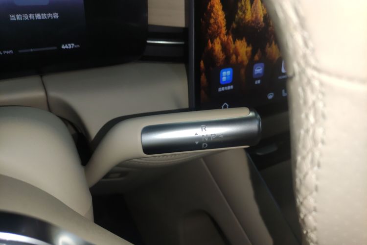 鸿蒙智行 问界M5 2025款 增程   Ultra 四驱版中控内饰18