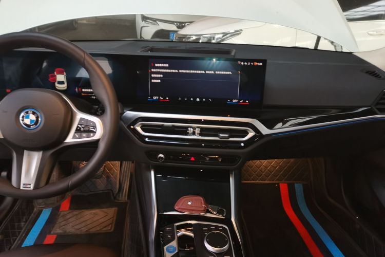 宝马i3 2022款 eDrive 35 L中控内饰16