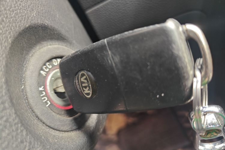 起亚K3 2016款 1.6L 手动GLS中控内饰11