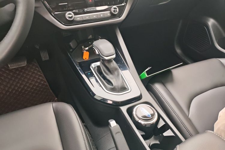 福特 福睿斯 2021款 1.5L 自动钻石版中控内饰18