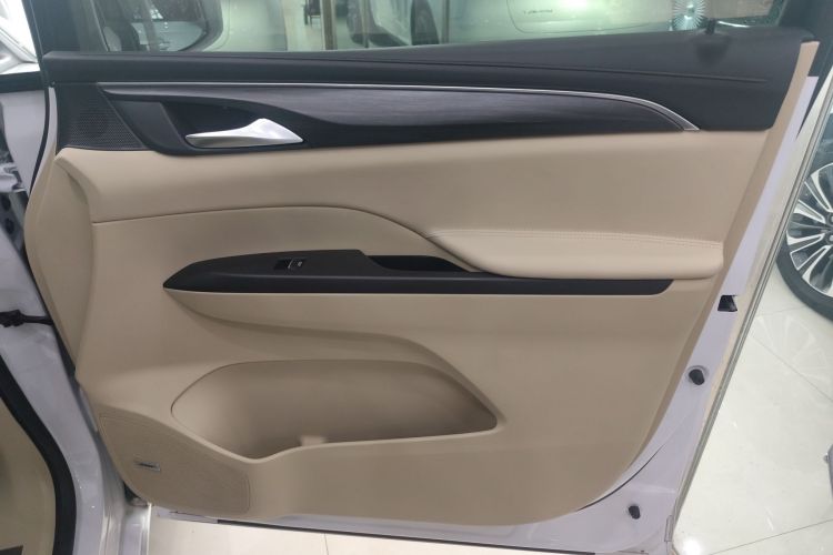 别克GL8 2022款 ES陆尊 653T 旗舰型中控内饰42