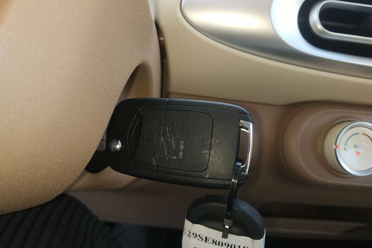 五菱汽车 宏光MINIEV 2025款 四门版 进阶款中控内饰11