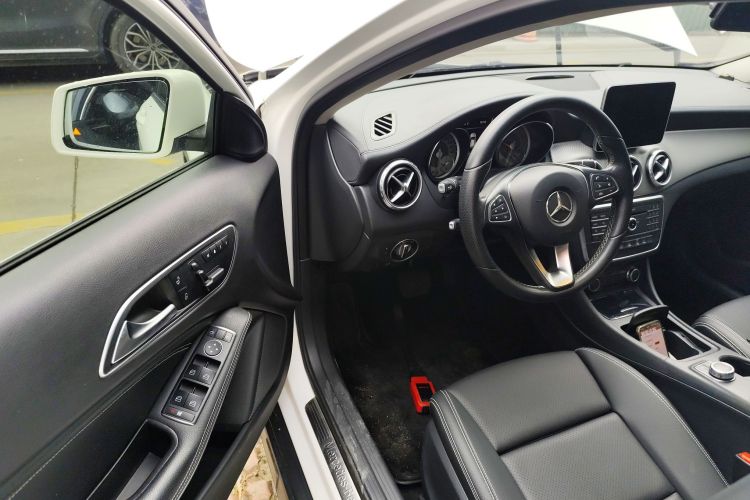 奔驰GLA 2016款 GLA 200 时尚型中控内饰7003