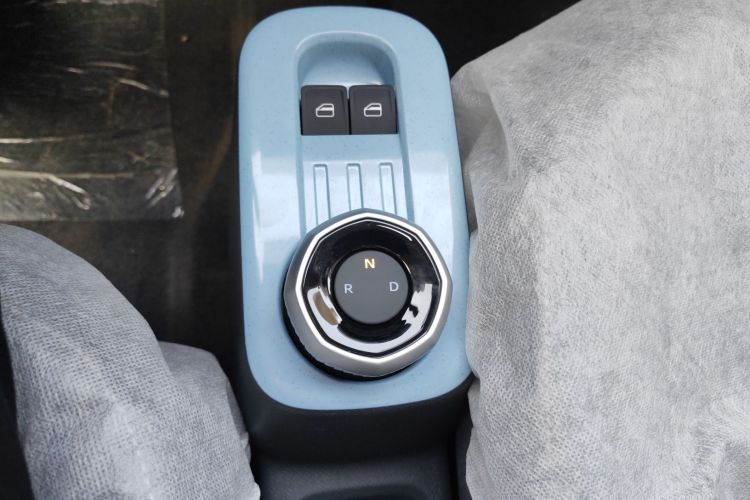 吉利银河 2024款 熊猫mini 200km 耐力熊中控内饰18