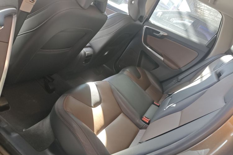 沃尔沃XC60 2016款 T5 AWD 智远版中控内饰7004