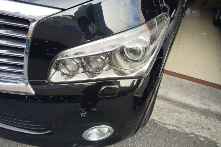 英菲尼迪QX80 2013款 5.6L 4WD局部细节36