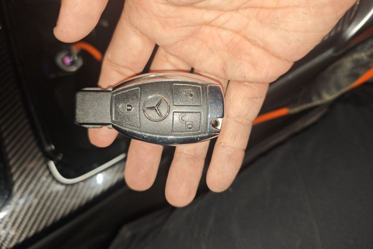 奔驰C级 2017款 改款 C 200 运动版中控内饰11