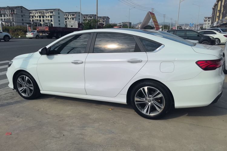 吉利汽车 缤瑞 2018款 14T 手动缤致版车身外观4