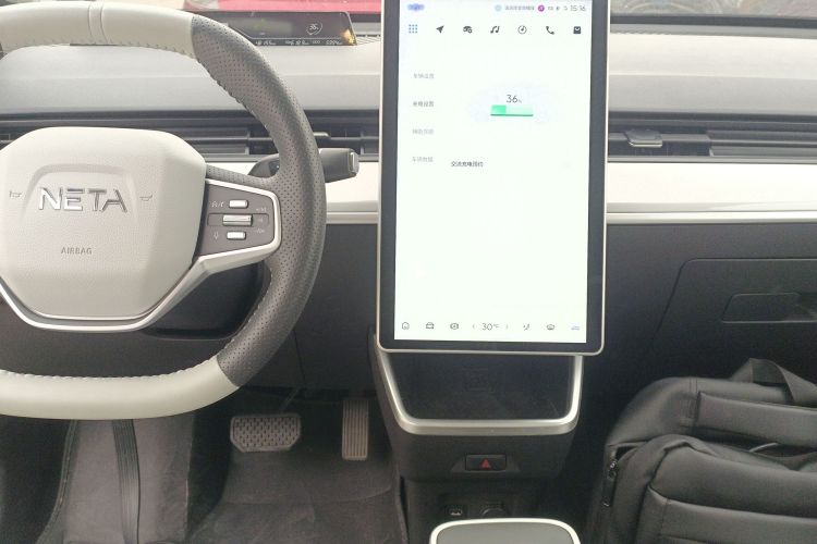 哪吒汽车 哪吒AYA 2023款 401中控内饰16