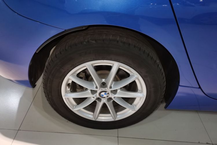 宝马2系旅行车 2018款 218i 时尚型车身外观6008