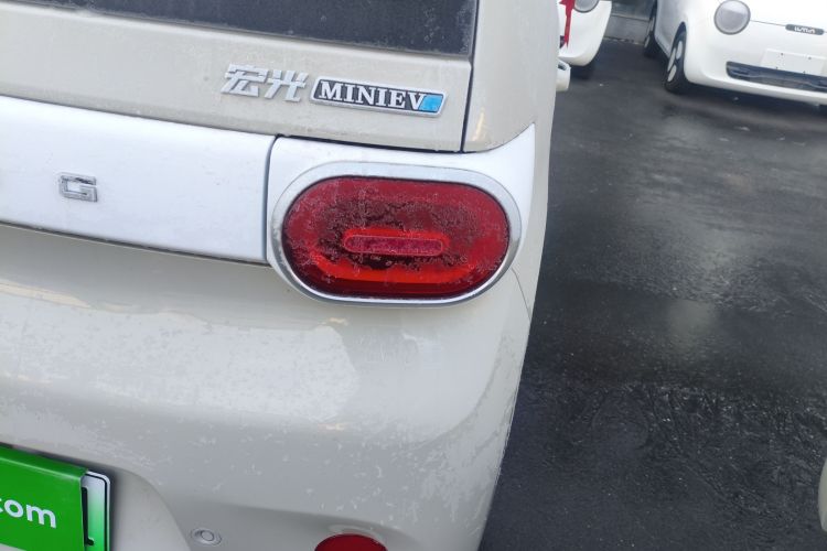 五菱汽车 宏光MINIEV 2024款 第三代 215km 青春版车身外观9