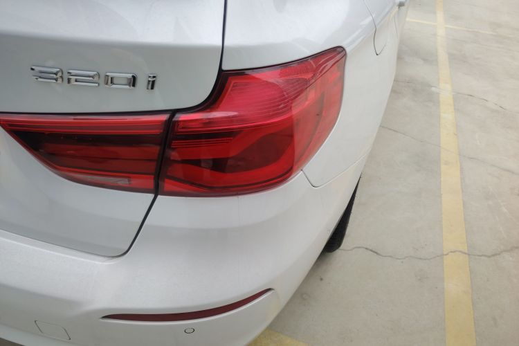 宝马3系GT 2018款 320i 时尚型车身外观6006