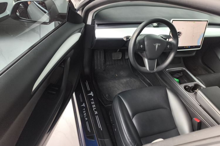 特斯拉 Model 3 2021款 标准续航后驱升级版 3D6中控内饰7003