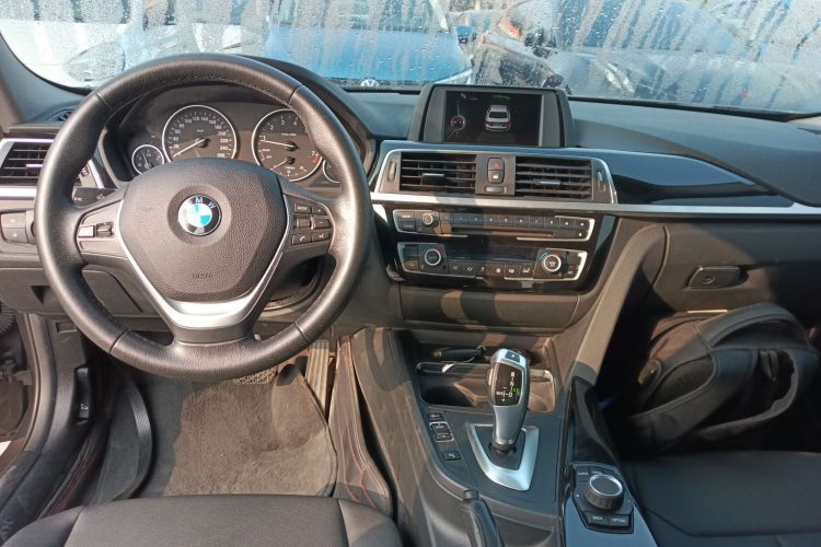 宝马3系 2017款 320Li 时尚型中控内饰12