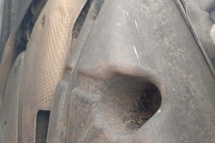 福特 蒙迪欧 2013款 2.0L GTDi200时尚型局部细节9003