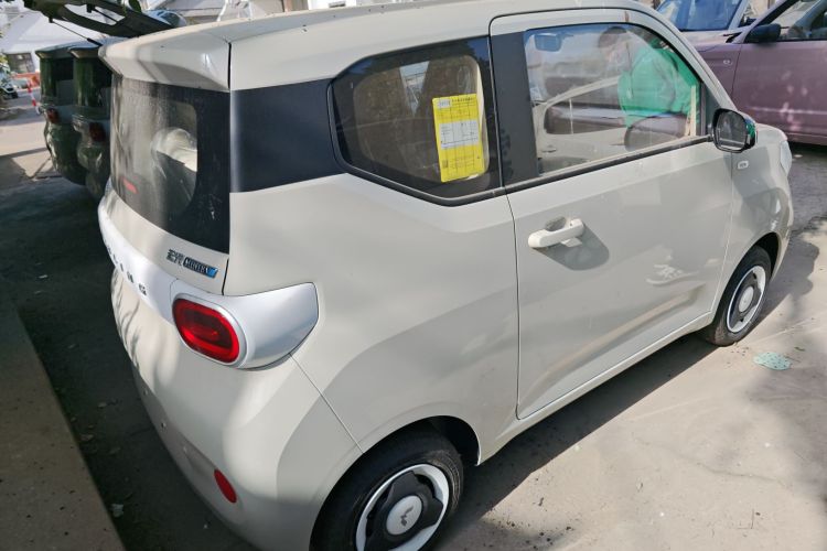 五菱汽车 宏光MINIEV 2024款 第三代 215km 青春版车身外观7