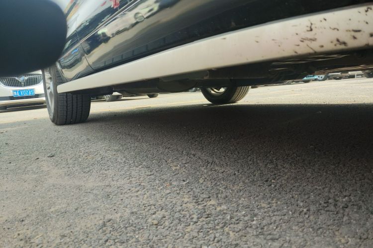 丰田 汉兰达 2018款 2.0T 四驱豪华版 7座 国VI局部细节9001