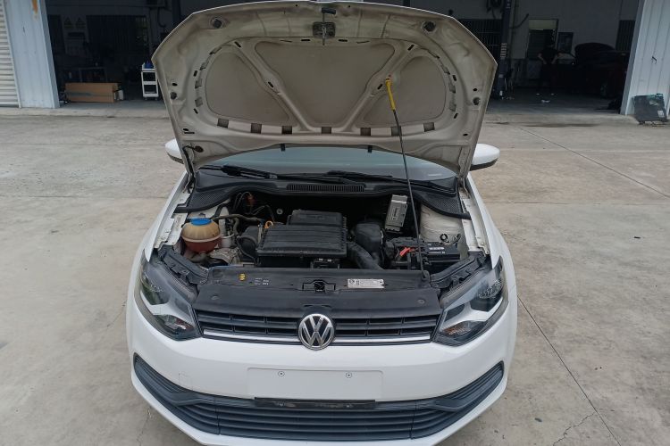 大众 Polo 2016款 1.4L 手动风尚型机舱底盘24