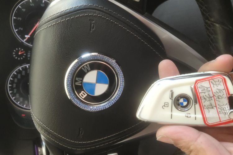 宝马5系 2018款 525Li 豪华套装中控内饰11