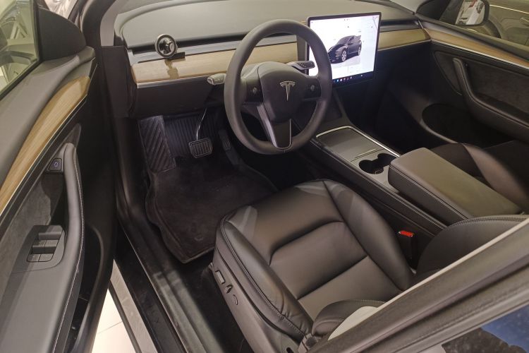 特斯拉 Model Y 2022款 改款 后轮驱动版中控内饰20