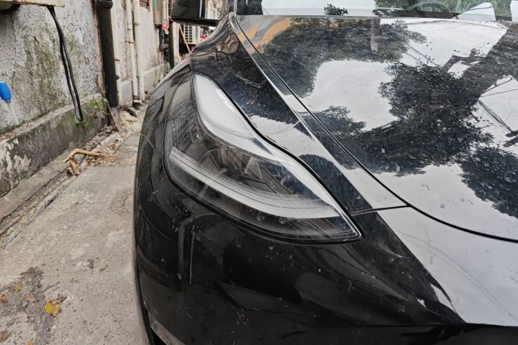 特斯拉 Model Y 2021款 标准续航后驱版车身外观8