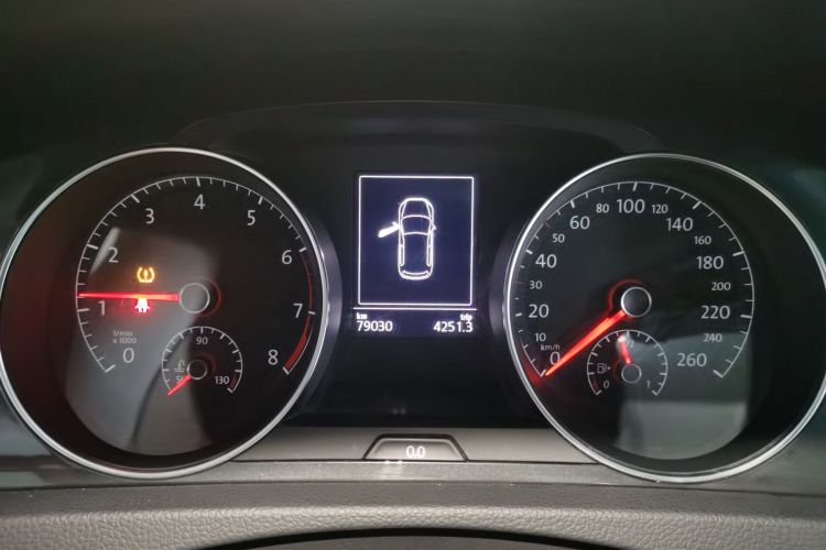 大众 高尔夫 2018款 1.6L 自动舒适型中控内饰14