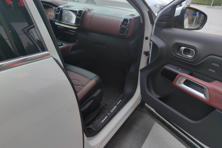 雪铁龙 天逸 C5 AIRCROSS 2020款 400THP 尊享型局部细节9005