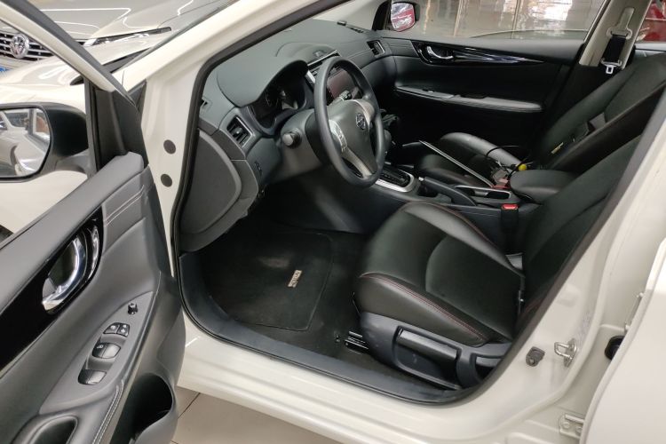 日产 骐达TIIDA 2021款 1.6L CVT酷动版中控内饰20